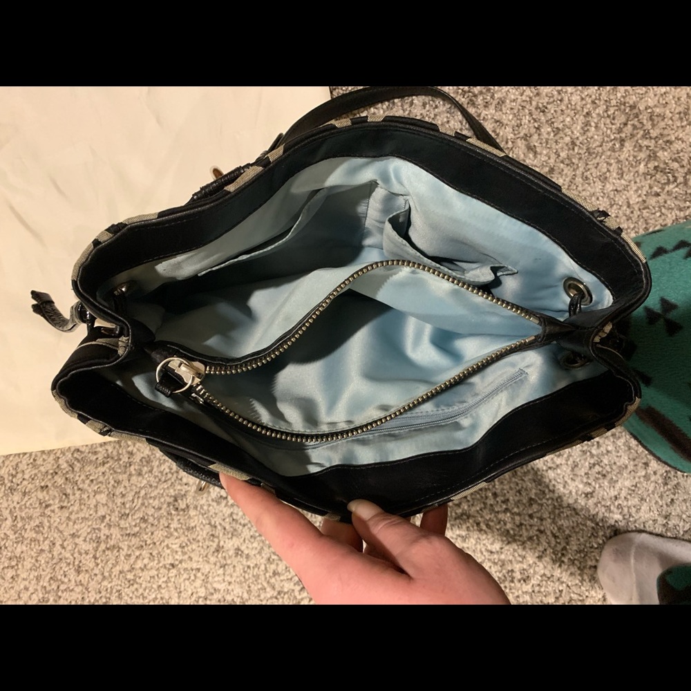 Coach - Picture 3 of 4